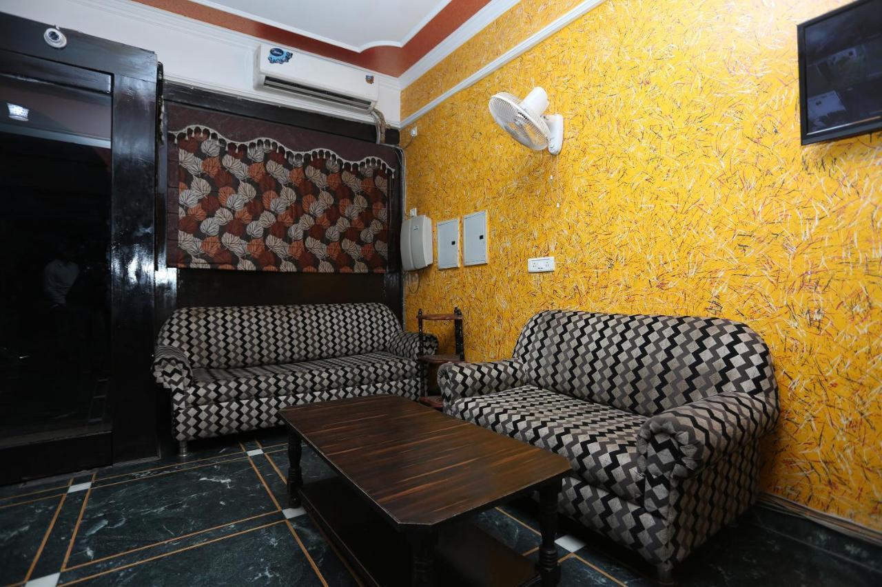 Hotel Priya Агра Екстер'єр фото